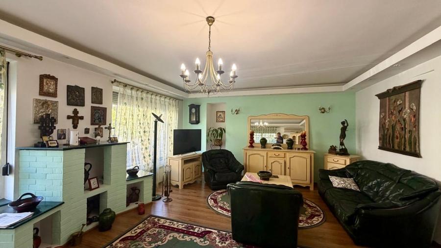 Apartament cu 3 camere decomandat în Dorobanți
