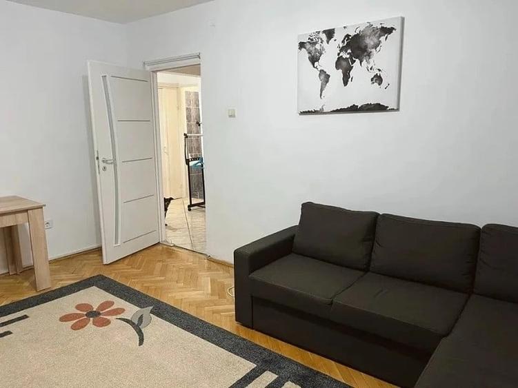 Apartament cu 2 camere decomandat în Hala Centrală