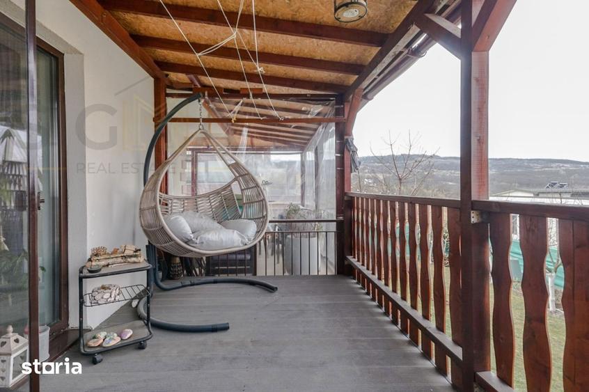 Casă cu 5 camere cu Teren 386 Mp în Borhanci