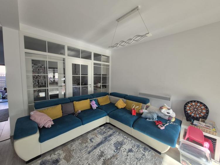 Casa 4 camere, Mobilata si Utilata cu Panouri solare si Batarie, Miroslava - 1
