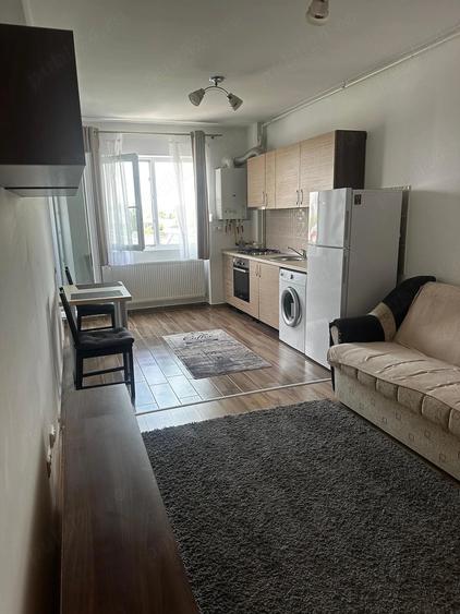 Apartament cu 2 camere semidecomandat în Păcii