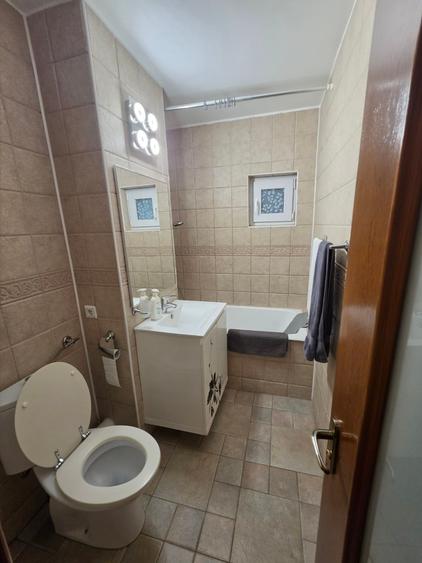 Apartament cu 4 camere decomandat în Fundeni