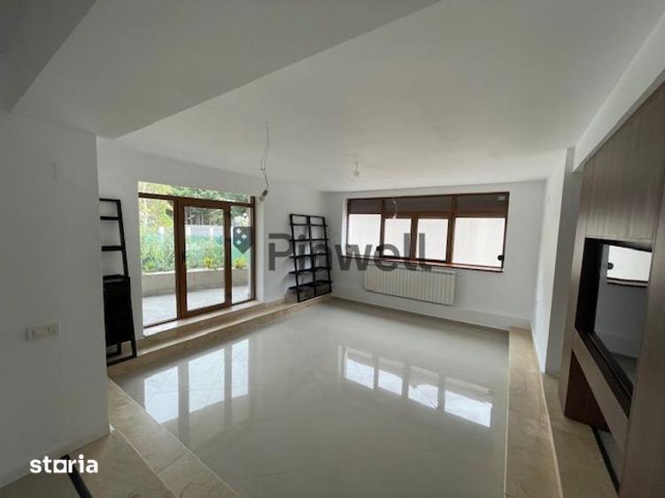 Casă cu 10 camere cu Teren 750 Mp în Băneasa