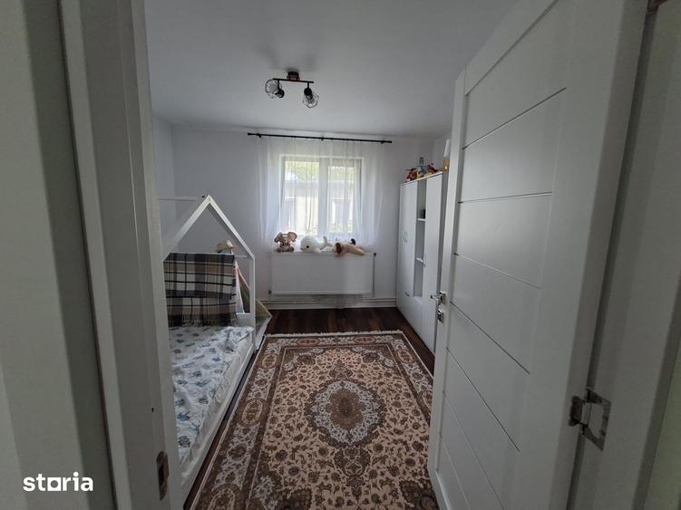 Casă cu 3 camere cu Teren 1600 Mp în Prisăcani