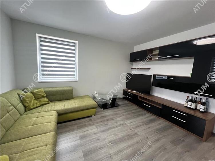 Apartament cu 3 camere decomandat, mobilat în Piața Cluj