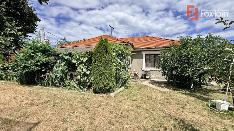 Casă individuală cu 5 camere cu Canalizare în Halânga
