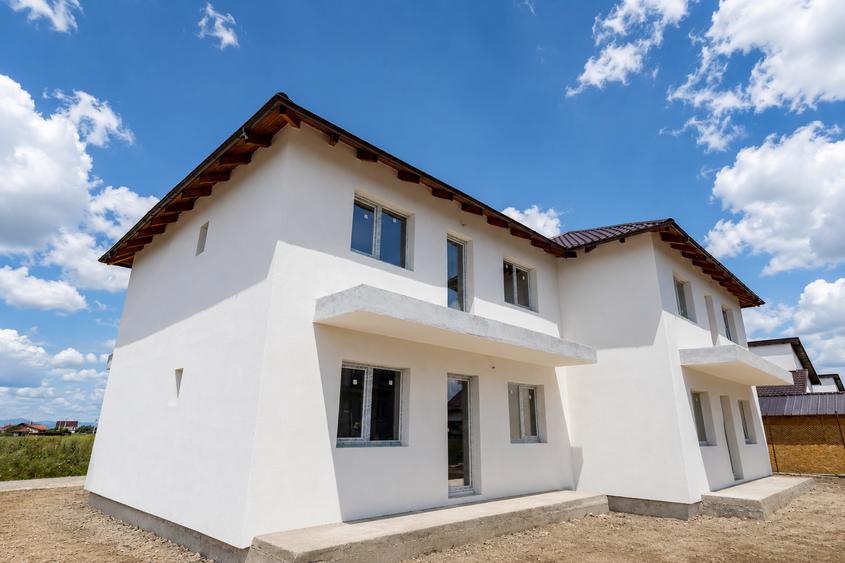 Duplex cu 4 camere cu Canalizare în Sânpetru