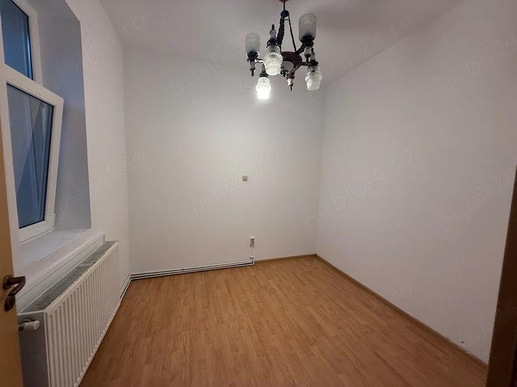 Apartament cu 3 camere decomandat în Mehala