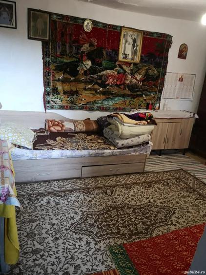 Casă cu 5 camere cu Teren 2200 Mp în Seaca