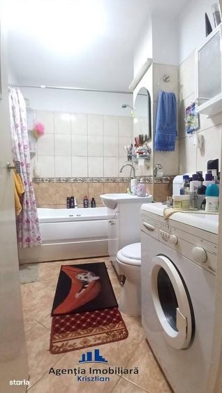 Apartament cu 2 camere decomandat în Micro 17