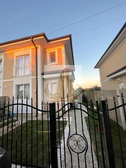 Duplex cu 3 camere cu Canalizare în Sânandrei