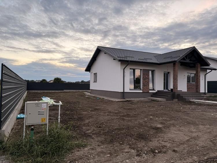 Casă cu 3 camere în Holboca