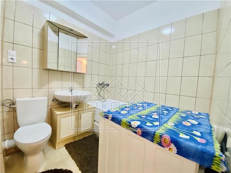 Apartament cu 3 camere nedecomandat în Turnișor