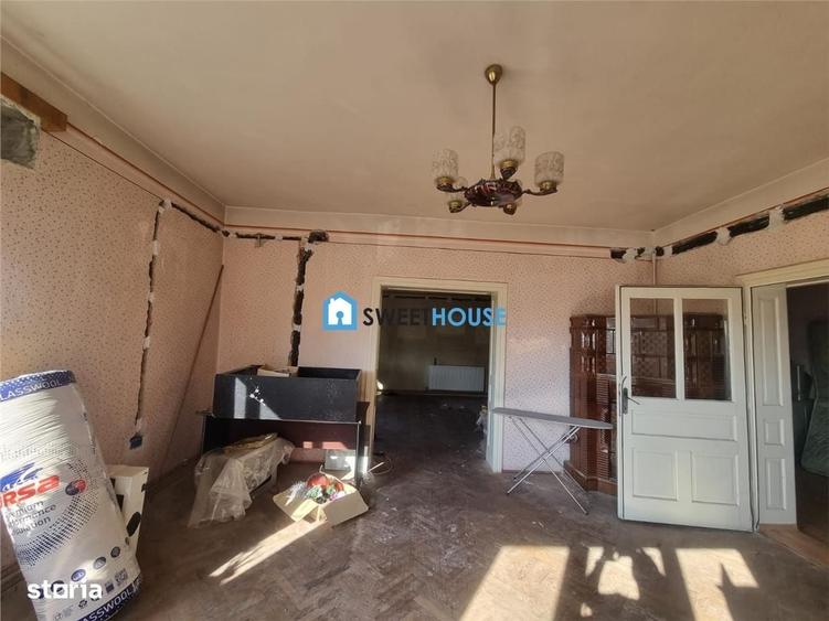 Casă cu 4 camere în Central
