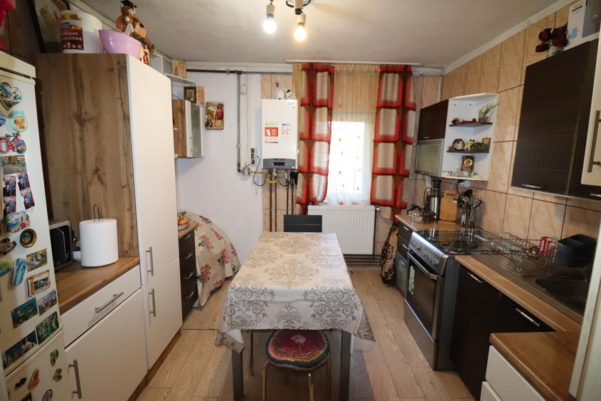 Apartament cu 3 camere în Kiriac