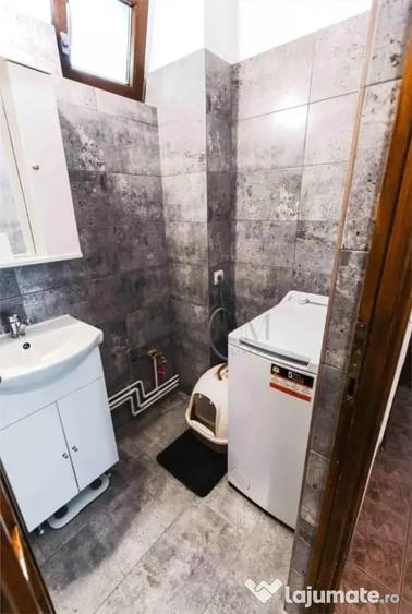 Apartament cu 4 camere decomandat în Central