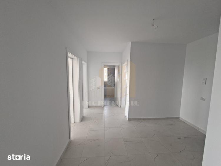 Apartament cu 3 camere decomandat în Sânpetru