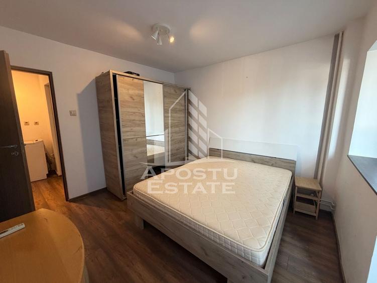 Apartament cu 3 camere decomandat în Aradului