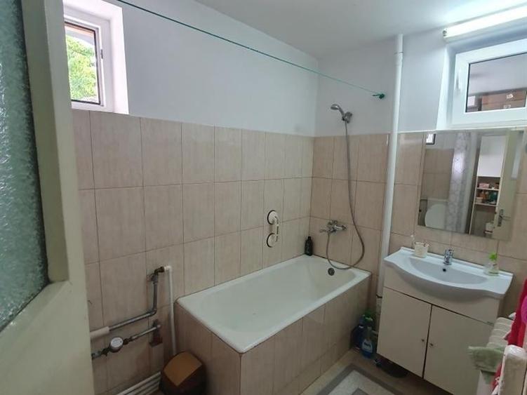 Apartament cu 4 camere decomandat în George Enescu