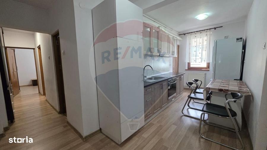 Apartament cu 3 camere în Vitrometan
