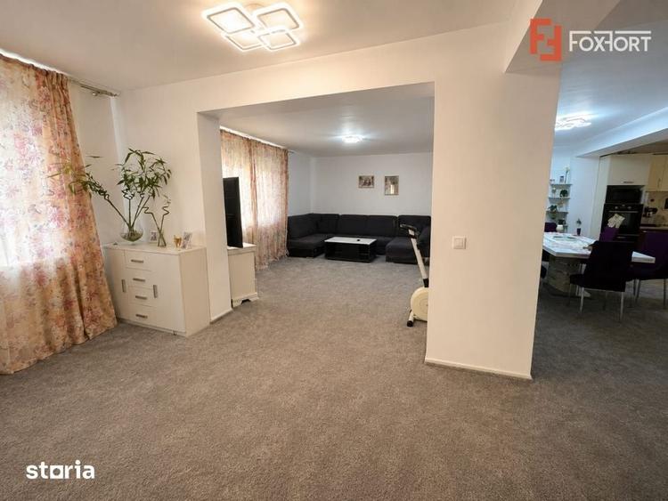 Casă cu 6 camere cu Teren 693 Mp în Gai