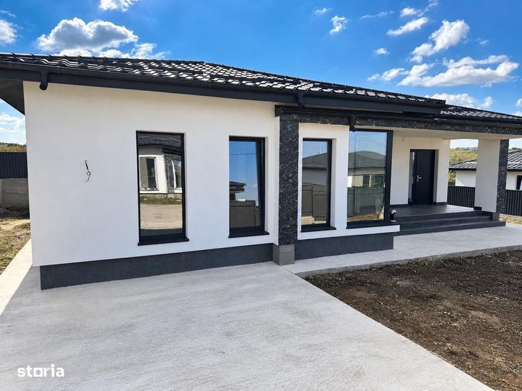Casă cu 4 camere cu Teren 450 Mp în Bucium
