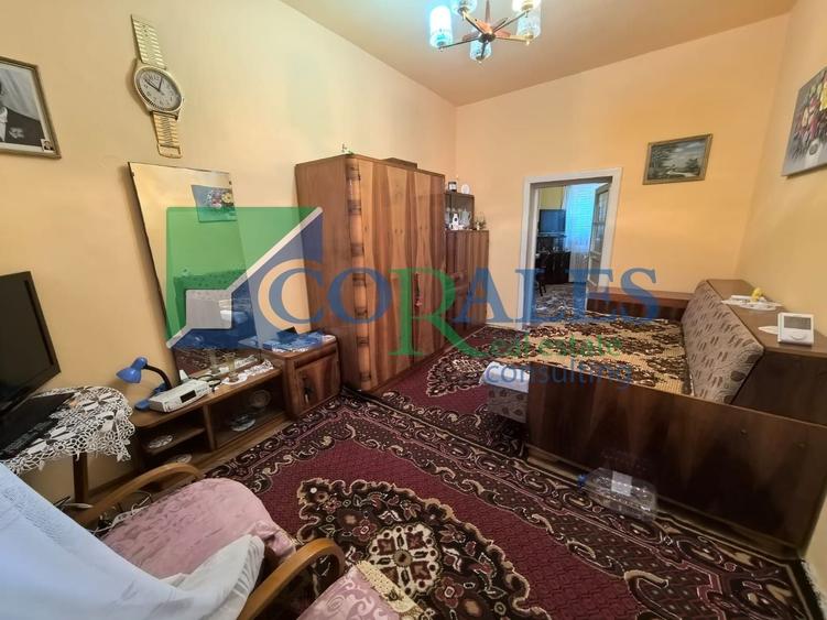 Casă individuală cu 6 camere cu Canalizare în Girocului