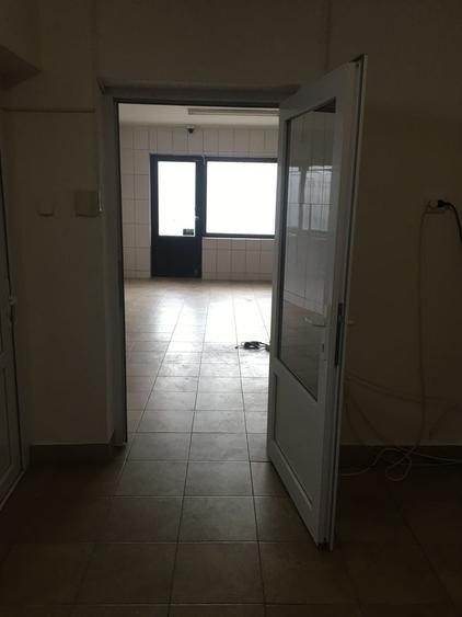 Spațiu comercial, de 50 mp, în CET