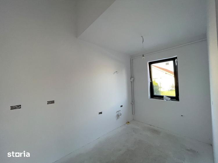 Casă cu 6 camere cu Teren 420 Mp în Ghiroda