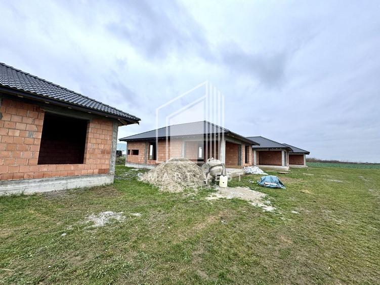Casă individuală cu 3 camere cu Canalizare în Periferie