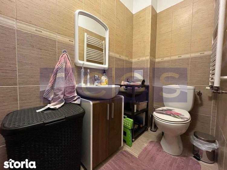 Apartament cu 4 camere decomandat în Central