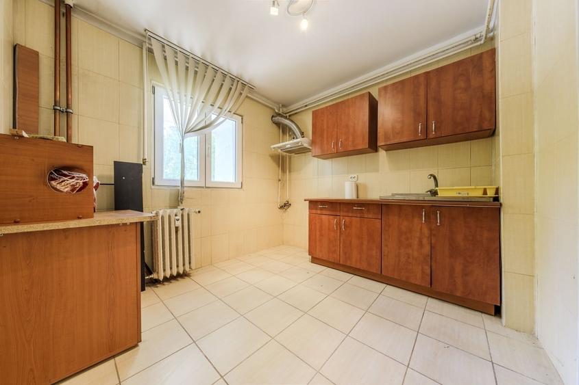 Apartament cu 3 camere decomandat în Rahova