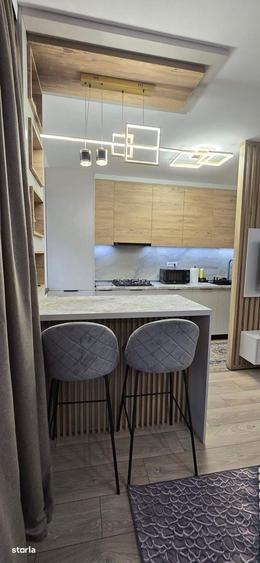 Apartament cu 3 camere în Cremenari