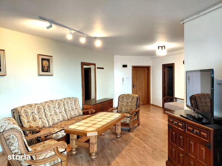 Apartament cu 3 camere decomandat în Traian
