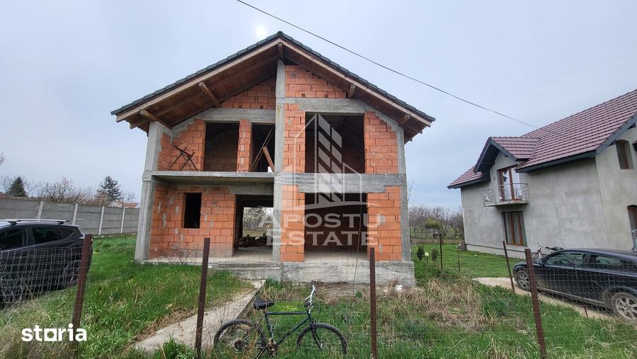 Casă cu 5 camere cu Teren 480 Mp în Peciu Nou