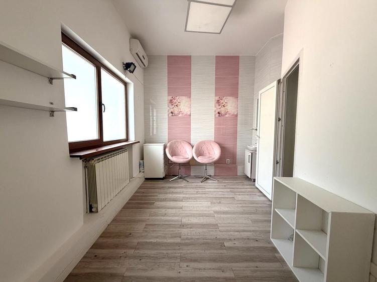 Apartament cu 4 camere în P-ța Victoriei