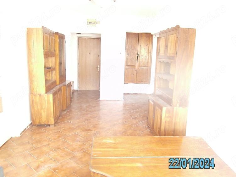 Apartament cu 3 camere decomandat în Militari