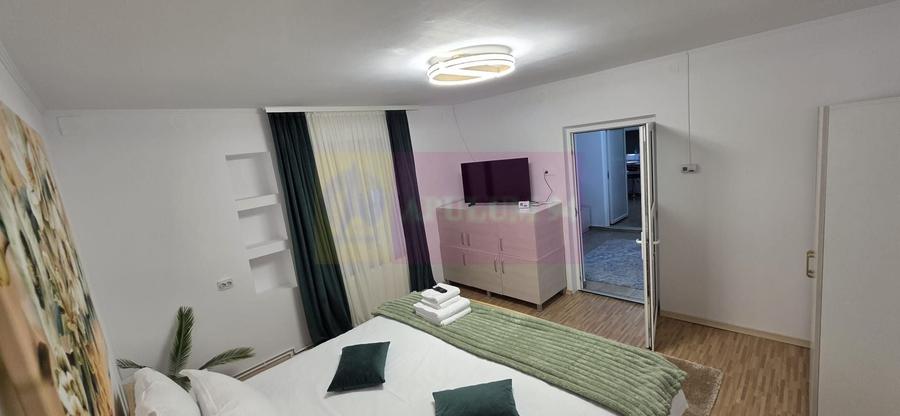 Casă individuală cu 4 camere cu Canalizare în Podul Vadului