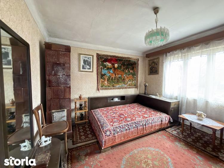 Casă cu 3 camere cu Canalizare în Central