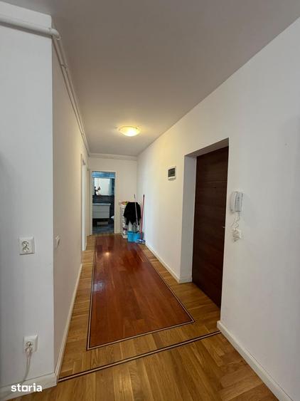 Apartament cu 3 camere în Lazaret