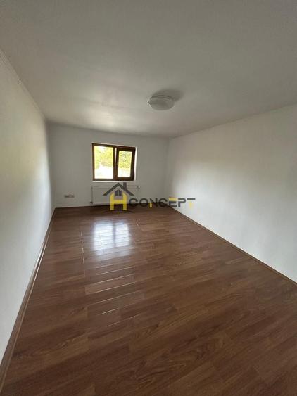 Casă individuală cu 5 camere cu Canalizare în Cornetu