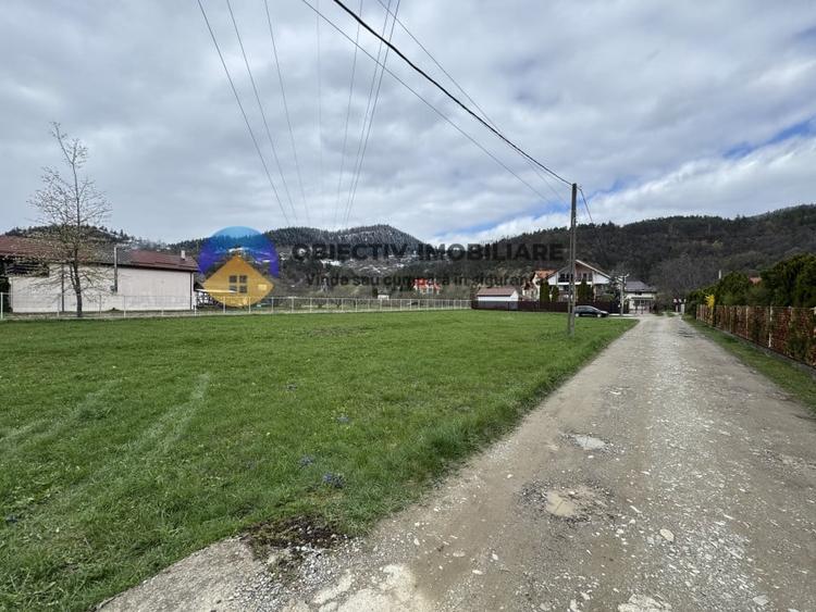 Teren Construcții de 1372 mp, în Vaduri