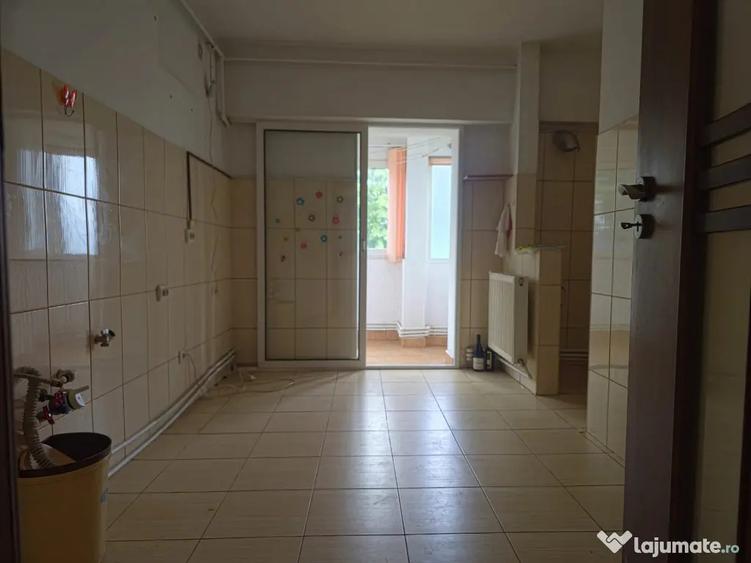 Apartament cu 2 camere decomandat în Tomis II