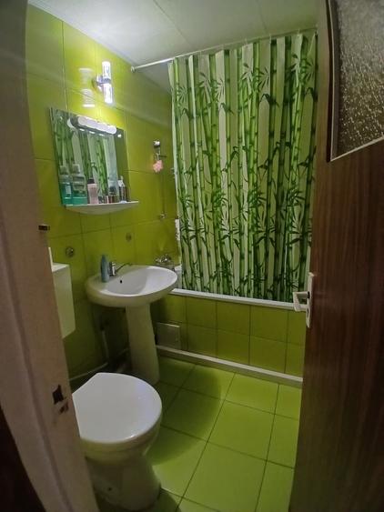 Apartament cu 3 camere decomandat în Apărătorii Patriei