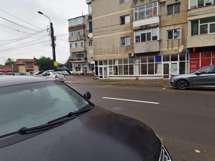 Spațiu comercial, de 58 mp, în Far