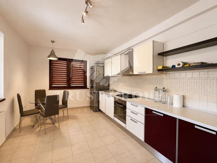 Apartament cu 3 camere decomandat, mobilat în Nordului
