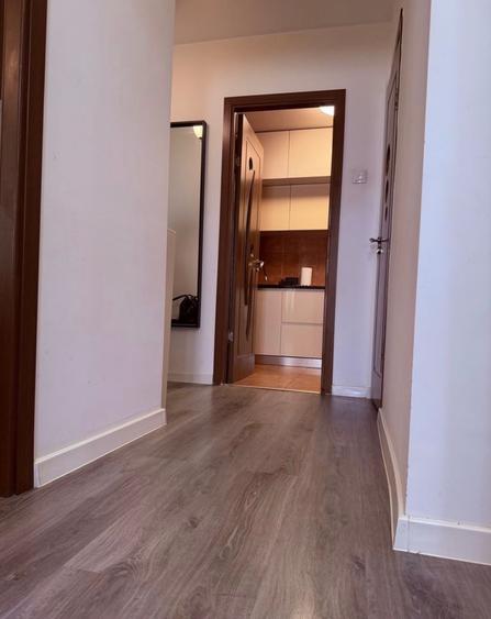 Apartament cu 3 camere decomandat în Drumul Taberei