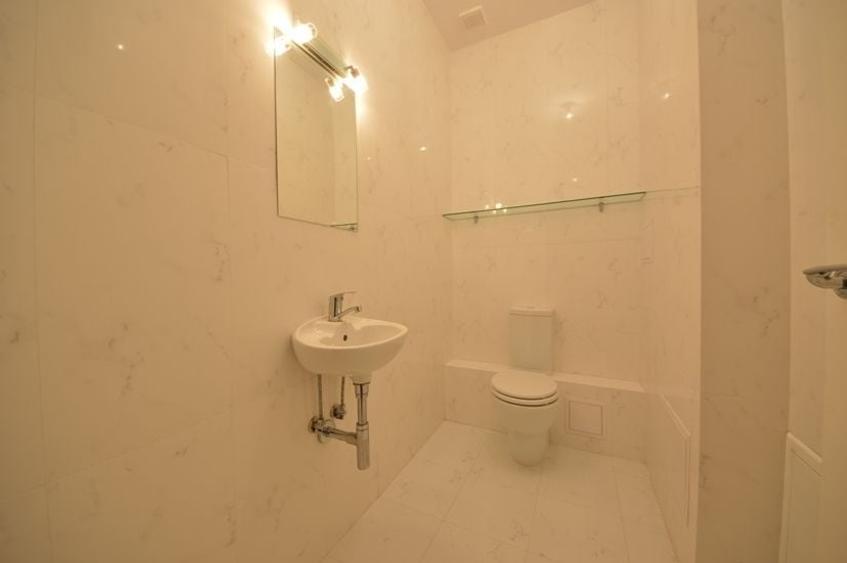 Apartament cu 5 camere decomandat în Primăverii