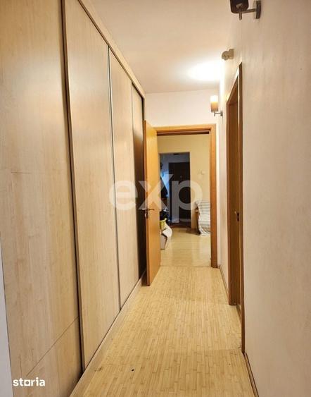Apartament cu 4 camere semidecomandat în Central