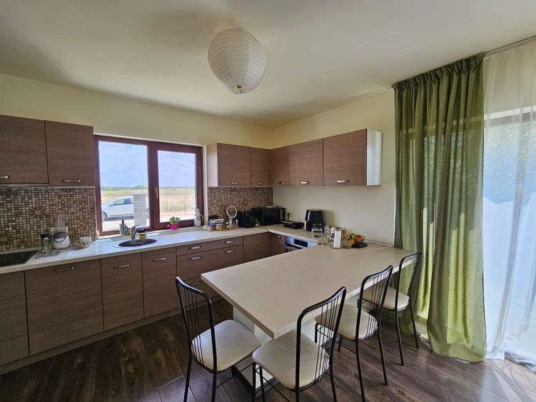Casă individuală cu 5 camere cu Teren 605 Mp în Moșnița Nouă
